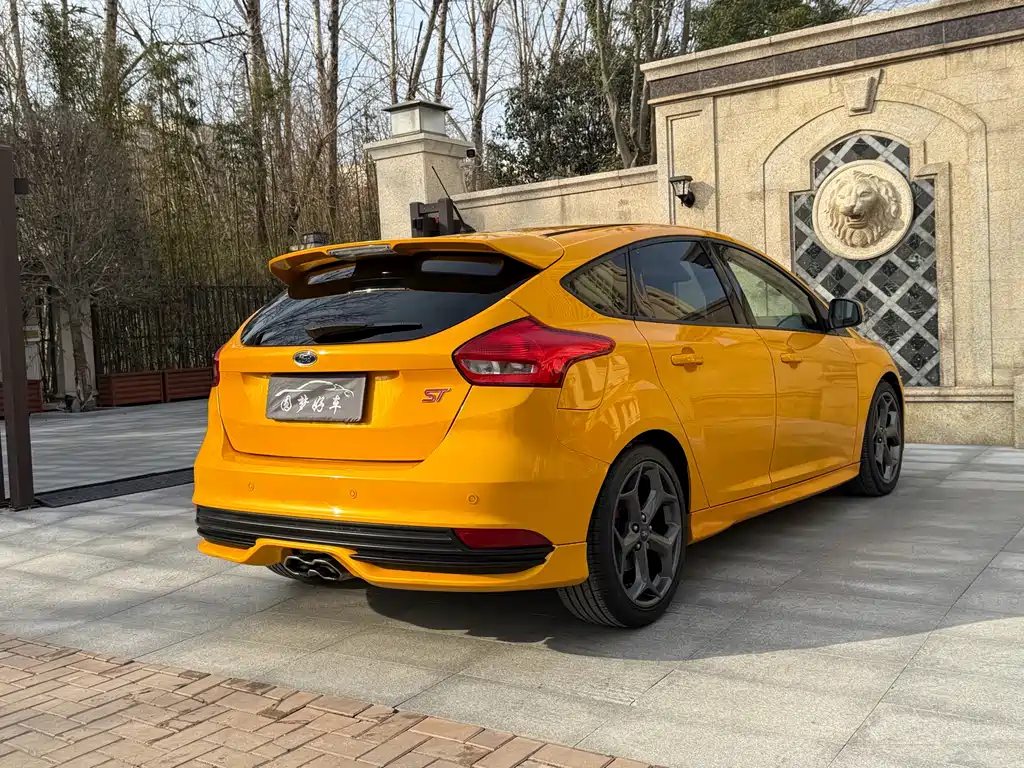 Focus (Import) 福克斯进口 2015款 2.0 T ST 橙色版