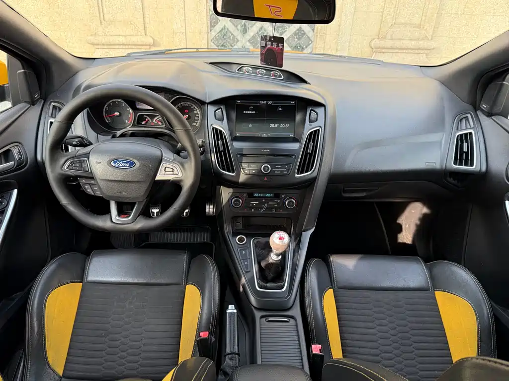Focus (Import) 福克斯进口 2015款 2.0 T ST 橙色版
