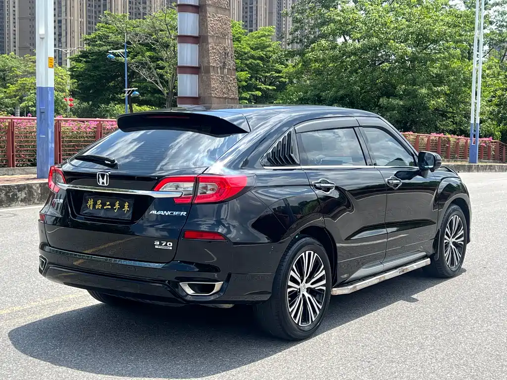 Avancier 370 TURBO 2 WD Luxury