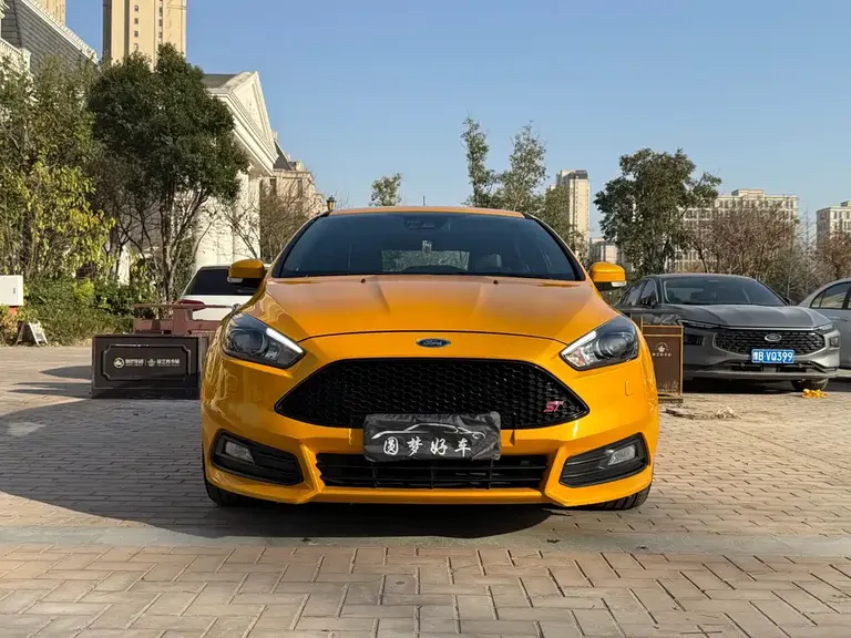 Ford Focus (Import) 福克斯进口 2015款 2.0 T ST 橙色版