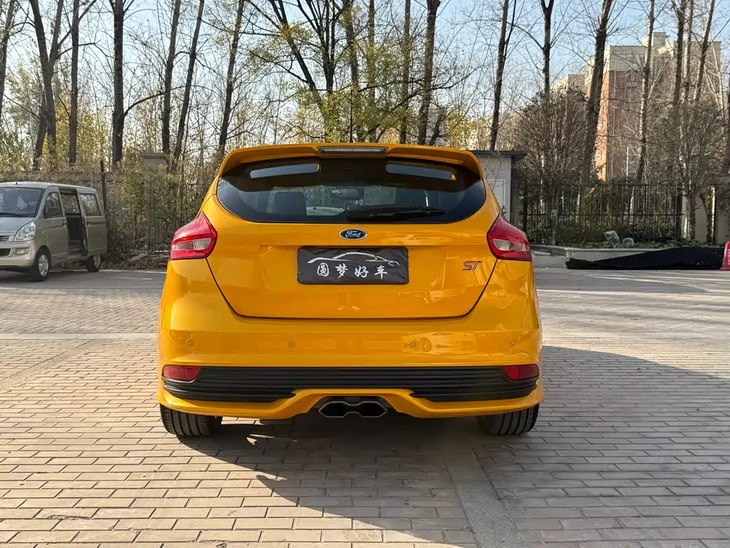 Focus (Import) 福克斯进口 2015款 2.0 T ST 橙色版