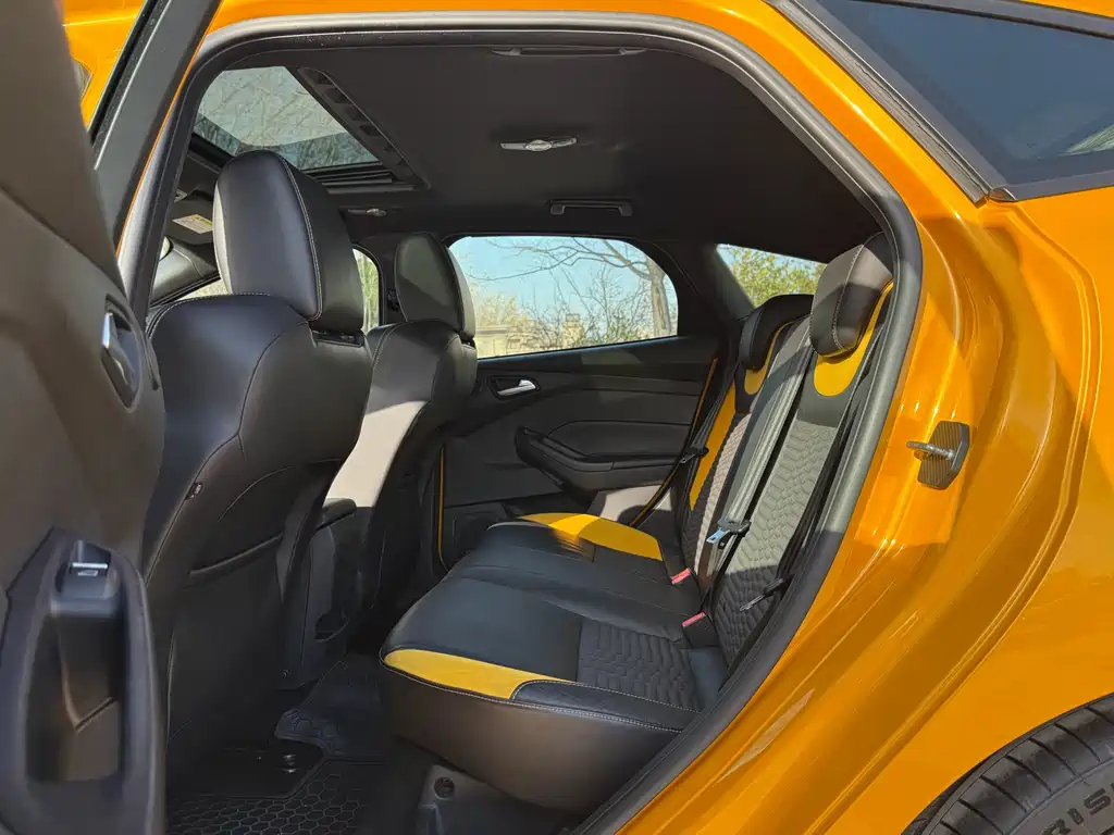 Focus (Import) 福克斯进口 2015款 2.0 T ST 橙色版