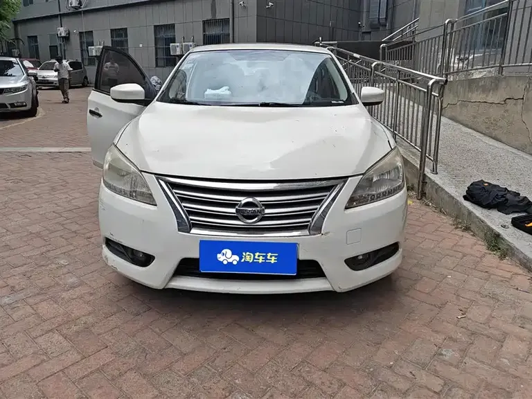 Nissan Sylphy 1.6 XV CVT Premium