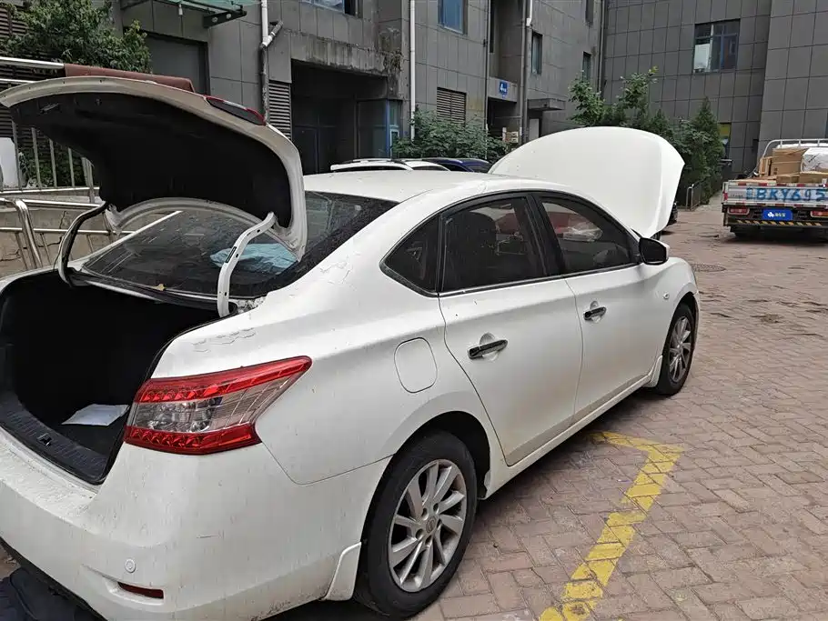 Sylphy 1.6 XV CVT Premium