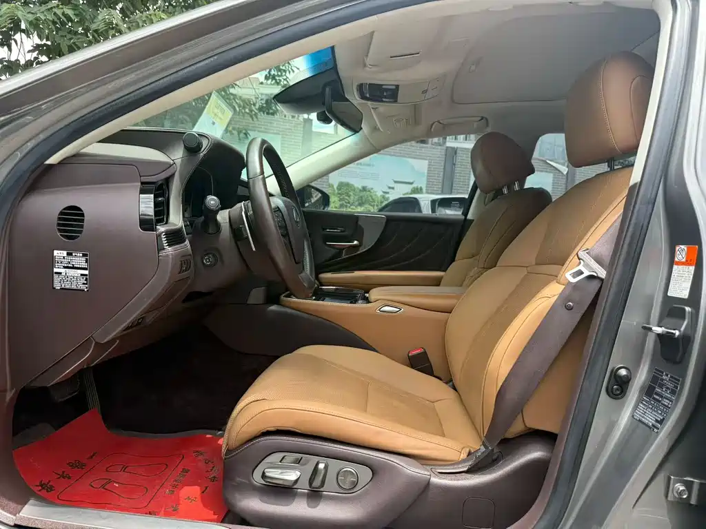 Lexus LS 500 h Outstanding CN-VI