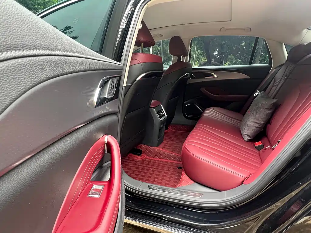 Hongqi H5 2.0 T Auto Connected Flagship Enjoyment