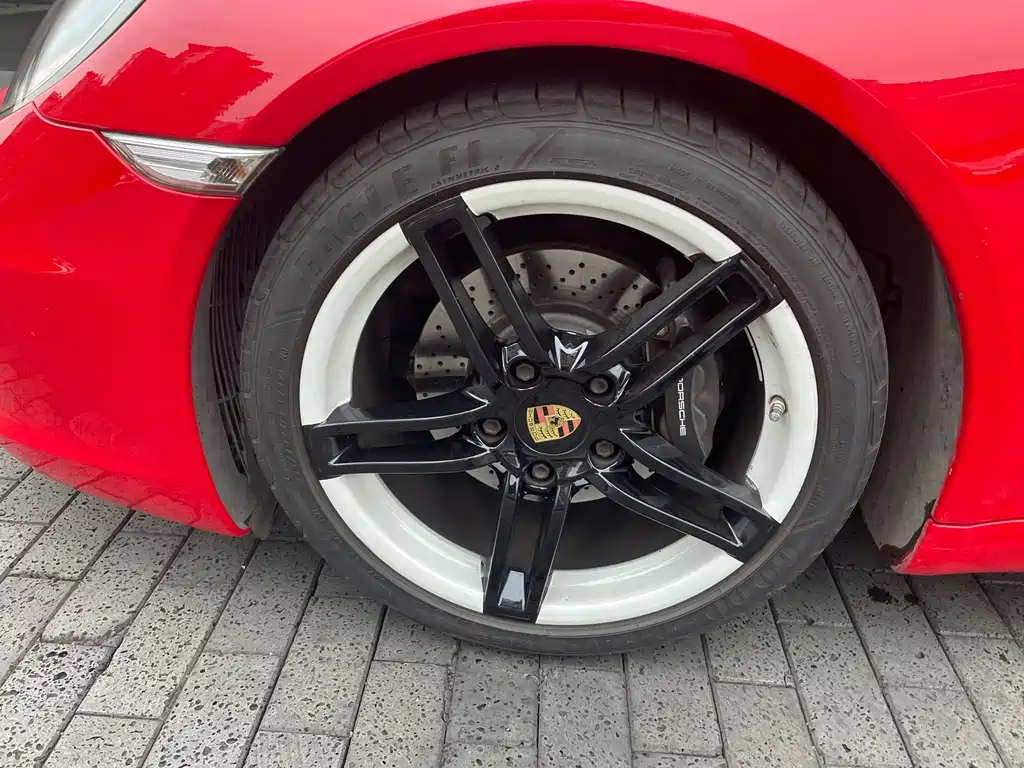 Porsche 911 Carrera 4 Cabriolet 3.4 L