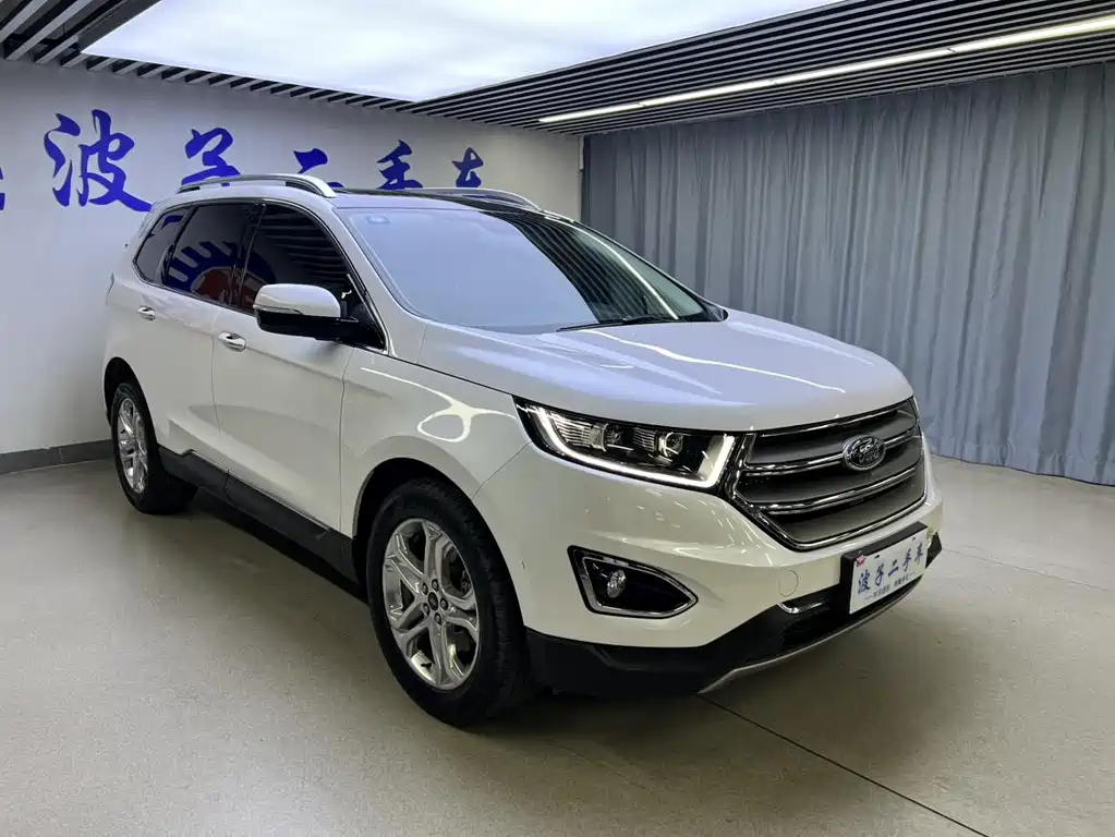 Edge EcoBoost 245 4 WD Grand Sharp 7-seat