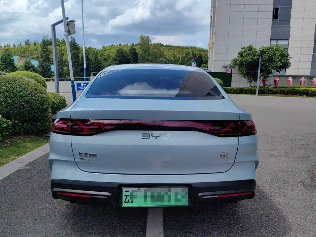 Qin L DM-i 80 KM Leading
