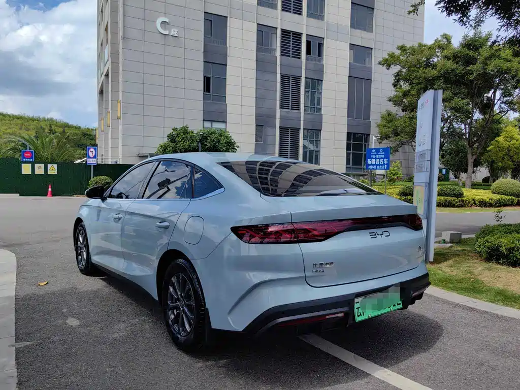 Qin L DM-i 80 KM Leading