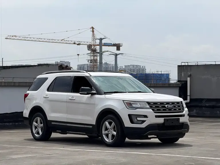 Ford Explorer (Import) 2.3 T Style
