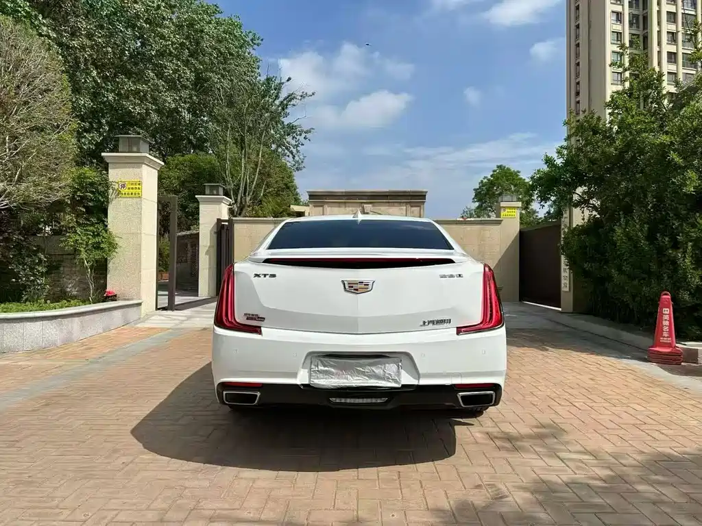 Cadillac XTS 28 T Tech