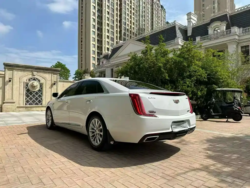 Cadillac XTS 28 T Tech