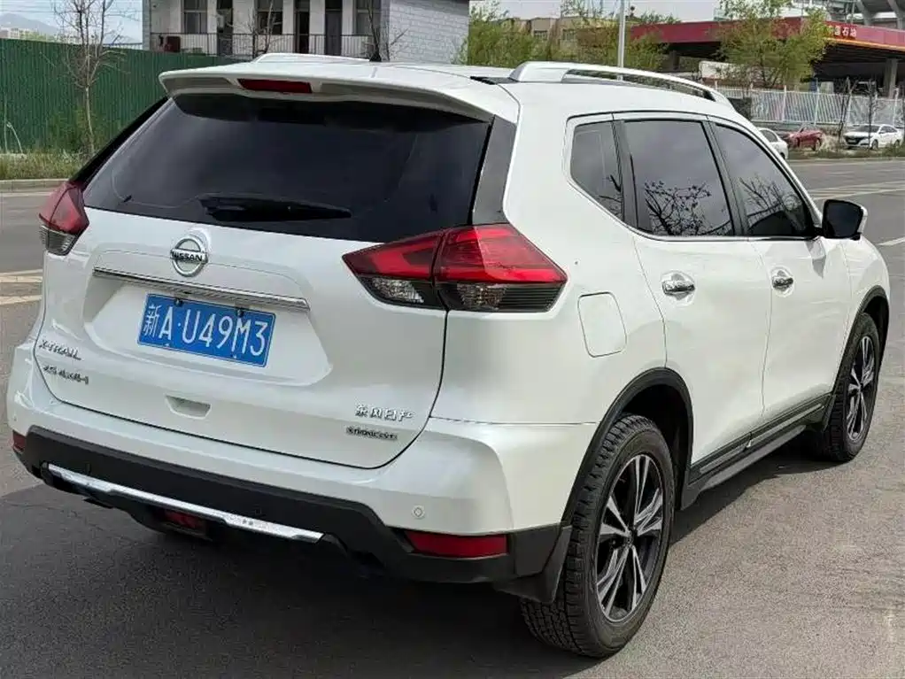 X-Trail 2.5 L CVT Connected Luxury 4 WD