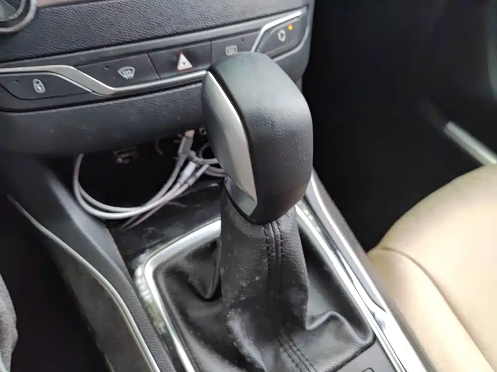 Peugeot 408 1.8 L Auto Luxury