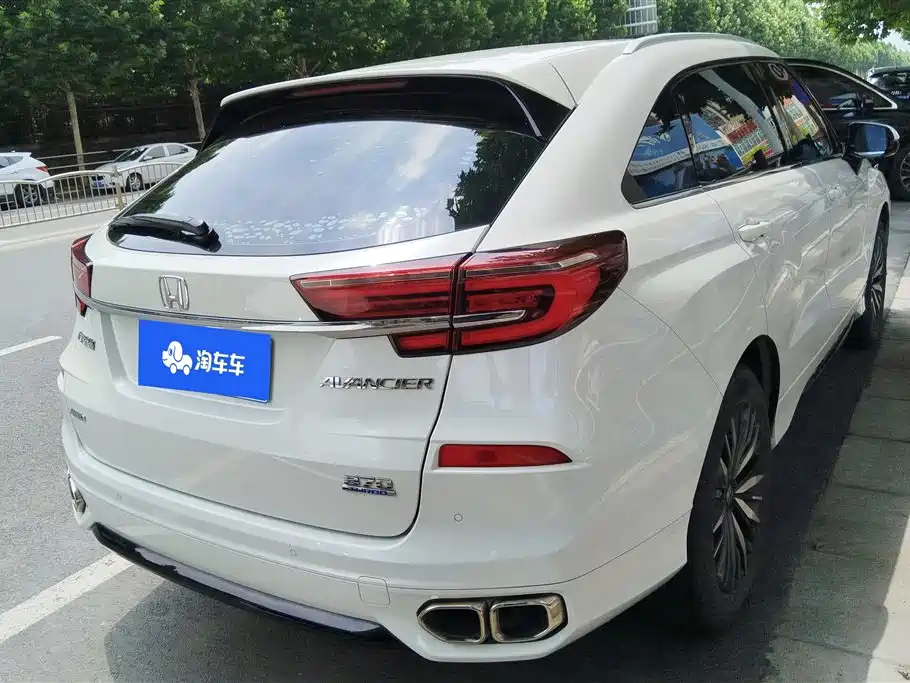 Avancier 370 TURBO 4 WD Premium