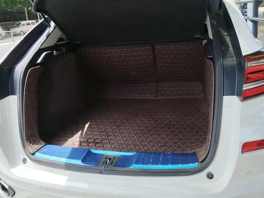 Avancier 370 TURBO 4 WD Premium