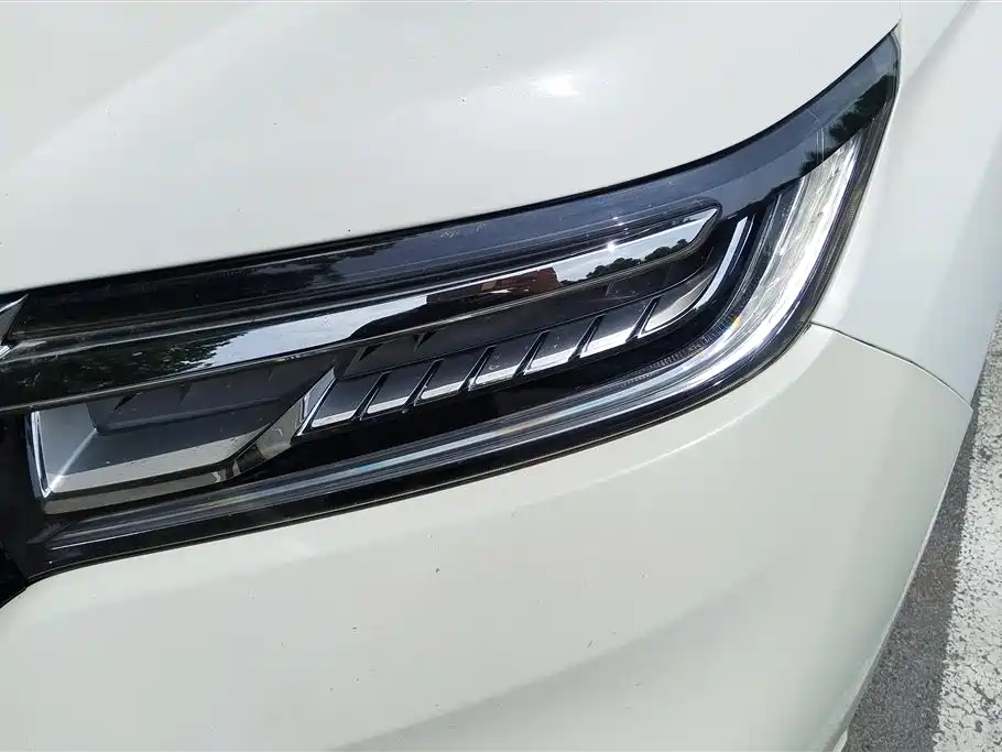 Avancier 370 TURBO 4 WD Premium