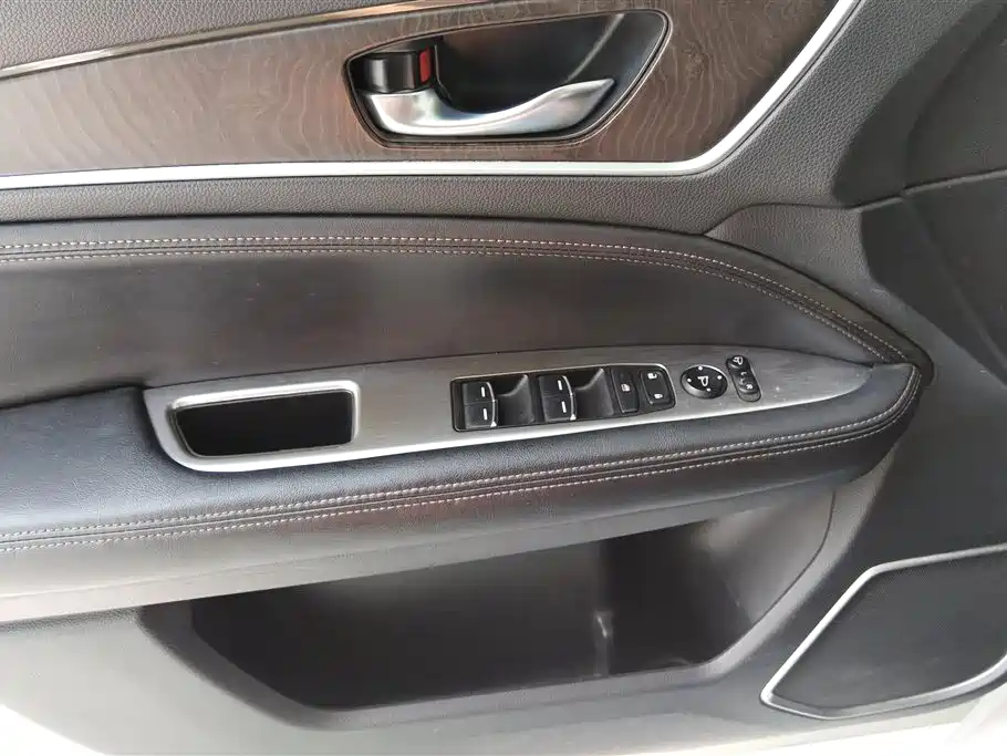 Avancier 370 TURBO 4 WD Premium