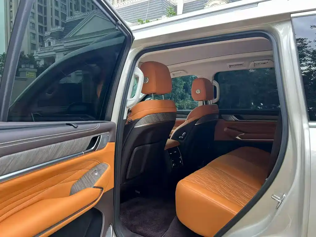 Tank 500 3.0 T Business Realm 5-seat