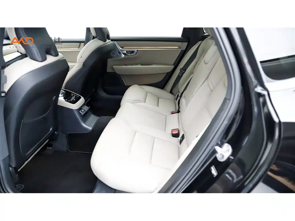 Volvo S90 PHEV 沃尔沃S90/2.0 T/26款/插电式混动 四驱长续航智雅豪华版