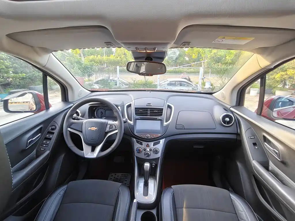 Tracker 1.4 T Auto 2 WD Luxury
