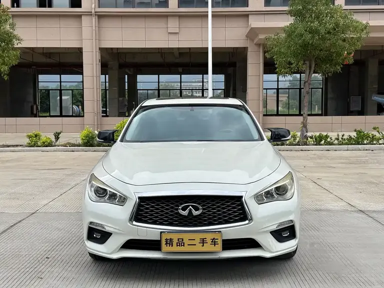 Infiniti Q50 L 2.0 T Comfort CN-VI