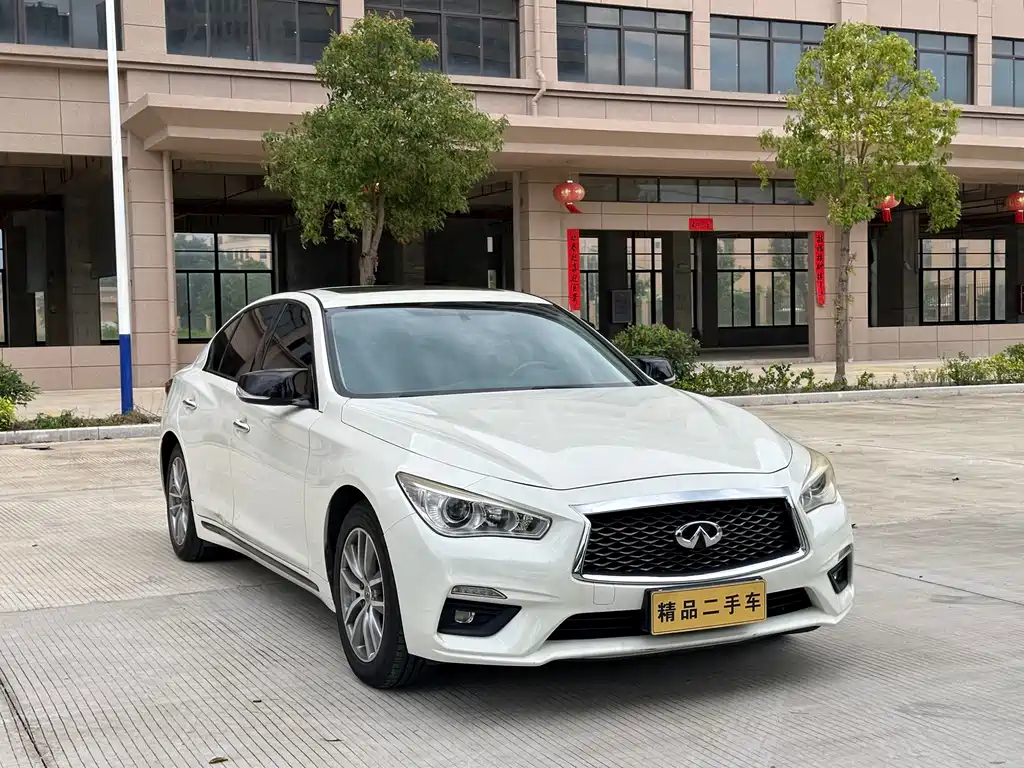 Infiniti Q50 L 2.0 T Comfort CN-VI