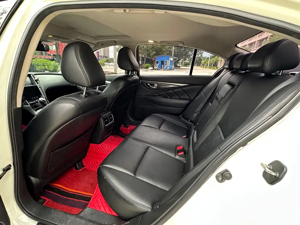 Infiniti Q50 L 2.0 T Comfort CN-VI