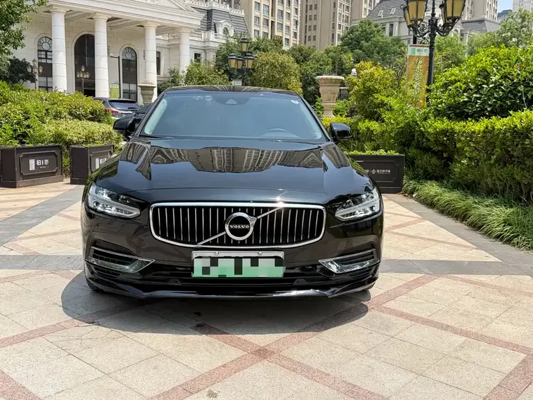 Volvo S90 PHEV 沃尔沃S90插电式混动 2020款 T8 E驱混动 智逸豪华版