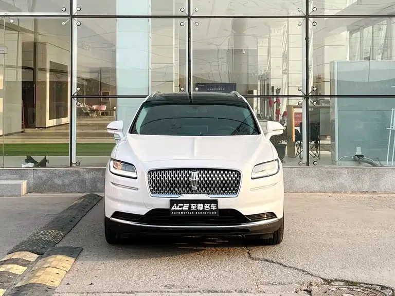 Lincoln Nautilus 2.0 T 4 WD Premium