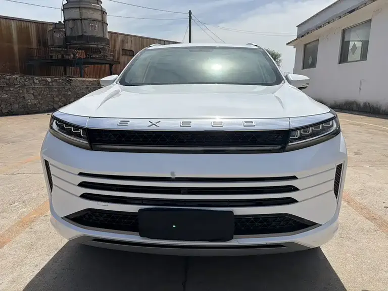 Exeed Zhuifeng Ride the Wave 1.5 T CVT Good Fortune Peanut