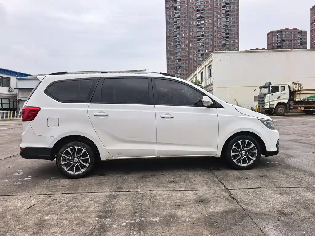 Baojun 730 宝骏730 2016款 1.5 L 手动超值型 5座 国V
