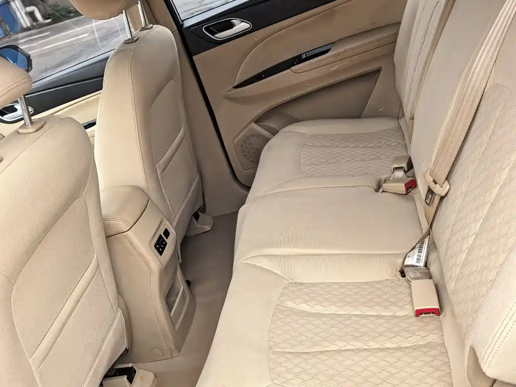 Baojun 730 宝骏730 2016款 1.5 L 手动超值型 5座 国V