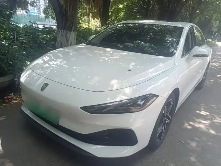 Roewe D7 DMH 125 km Outstanding