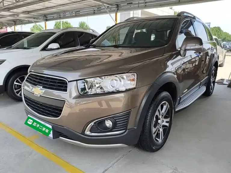 Chevrolet Captiva 2.4 L 2 WD Luxury 7-seat