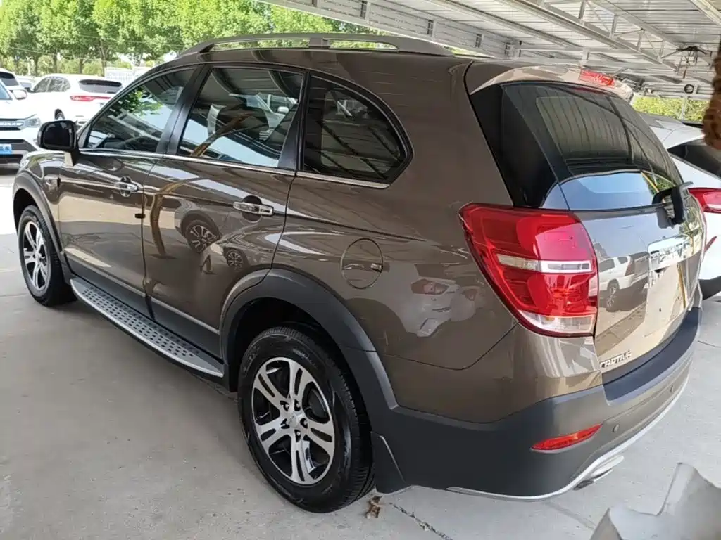 Captiva 2.4 L 2 WD Luxury 7-seat