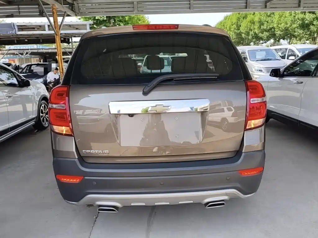 Captiva 2.4 L 2 WD Luxury 7-seat
