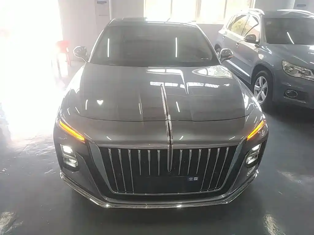Hongqi H5 红旗H5 2023款 1.5 T HEV智联旗畅版