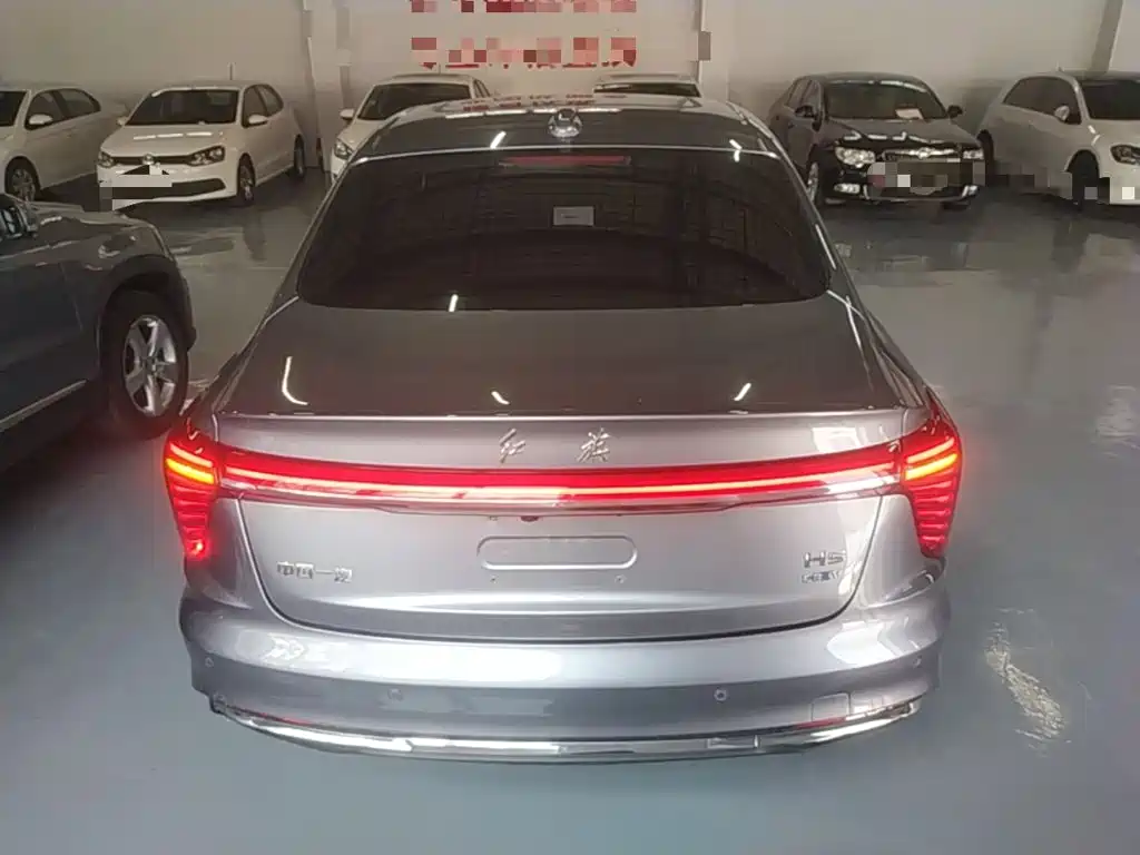 Hongqi H5 红旗H5 2023款 1.5 T HEV智联旗畅版