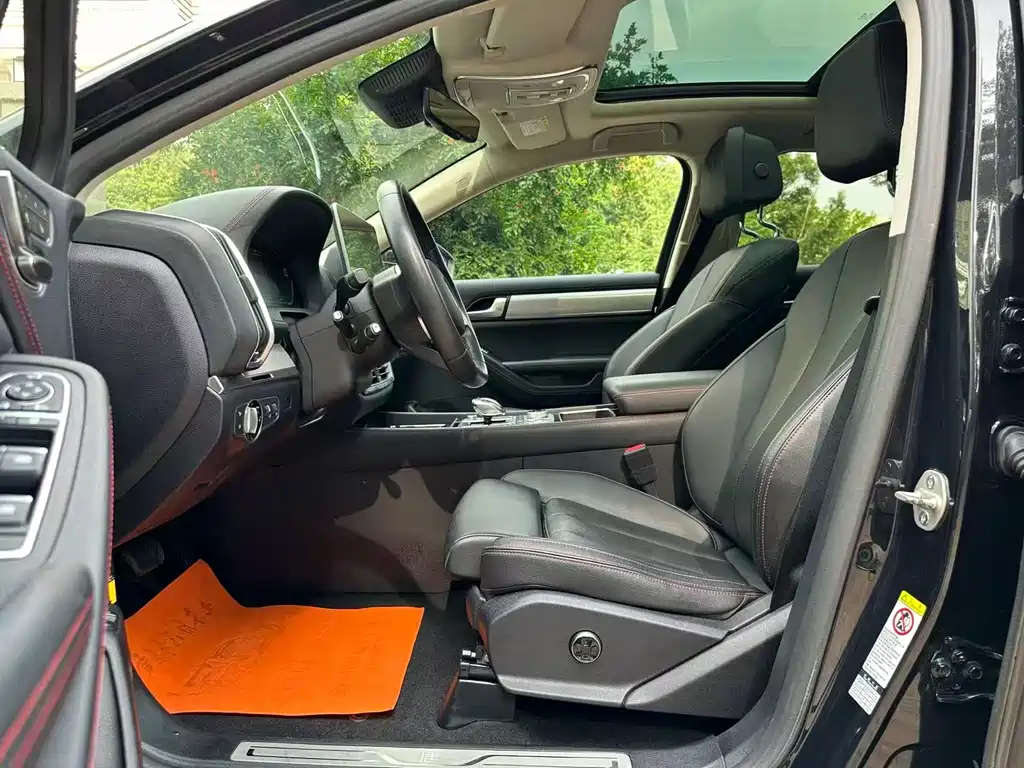 Tang NEV DM 2.0 T Full-time 4 WD Connected Genesis 7-seat CN-V