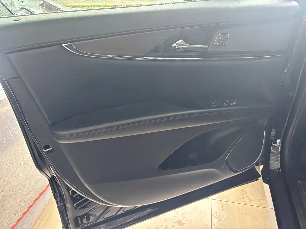 Nautilus 2.0 T 4 WD Premium