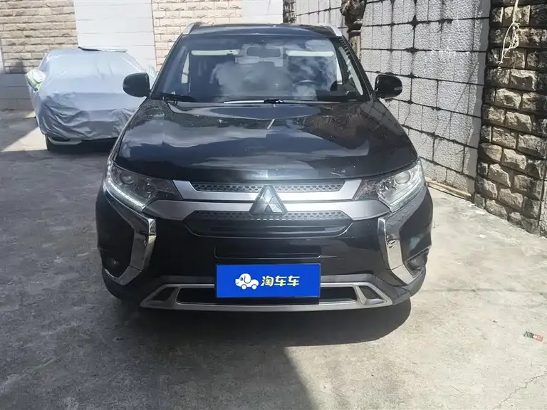 Mitsubishi Outlander 2.0 L 2 WD Smooth Enjoyment 5-seat CN-VI