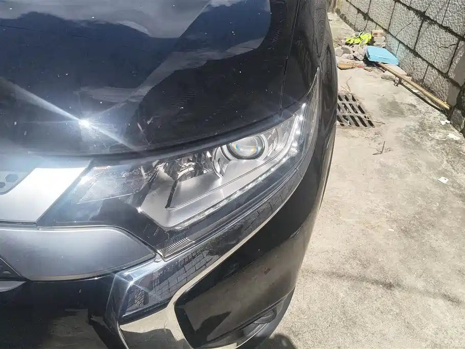 Outlander 2.0 L 2 WD Smooth Enjoyment 5-seat CN-VI