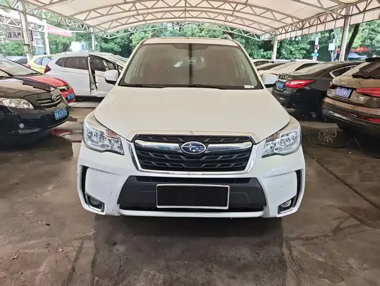 Subaru Forester 2.0 i Fashion Navigation