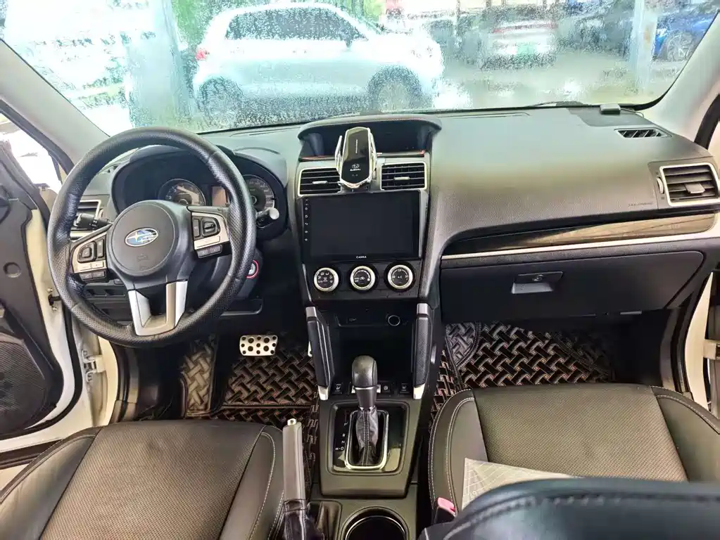 Forester 2.0 i Fashion Navigation