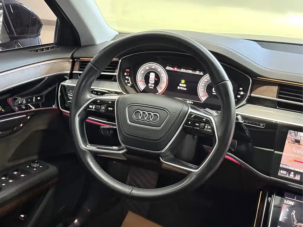 Audi A8 A8 L 55 TFSI quattro Luxury