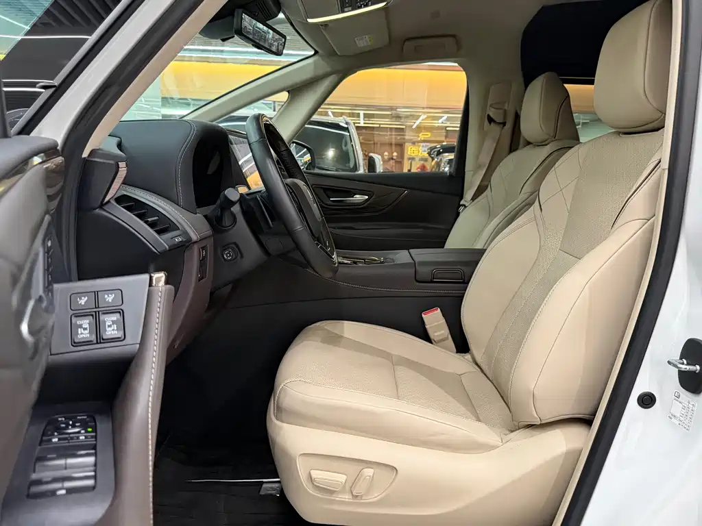 Vellfire Crown Dual Engine 2.5 L HV Supreme