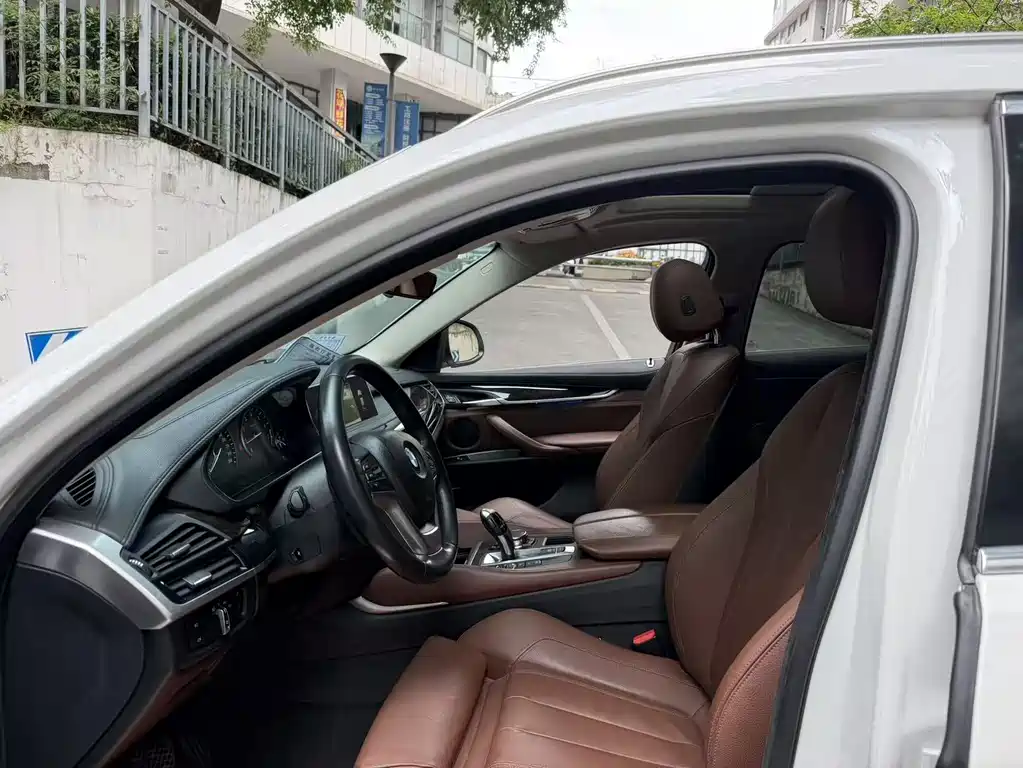 BMW X6 xDrive28 i