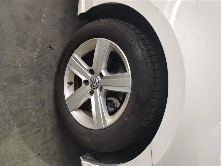 Lamando 230 TSI DSG Style